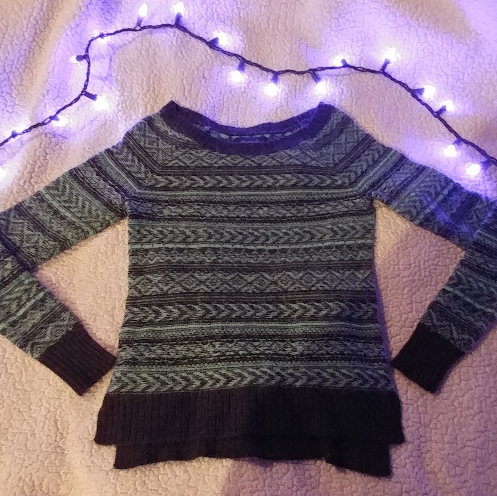 American Eagle sweater